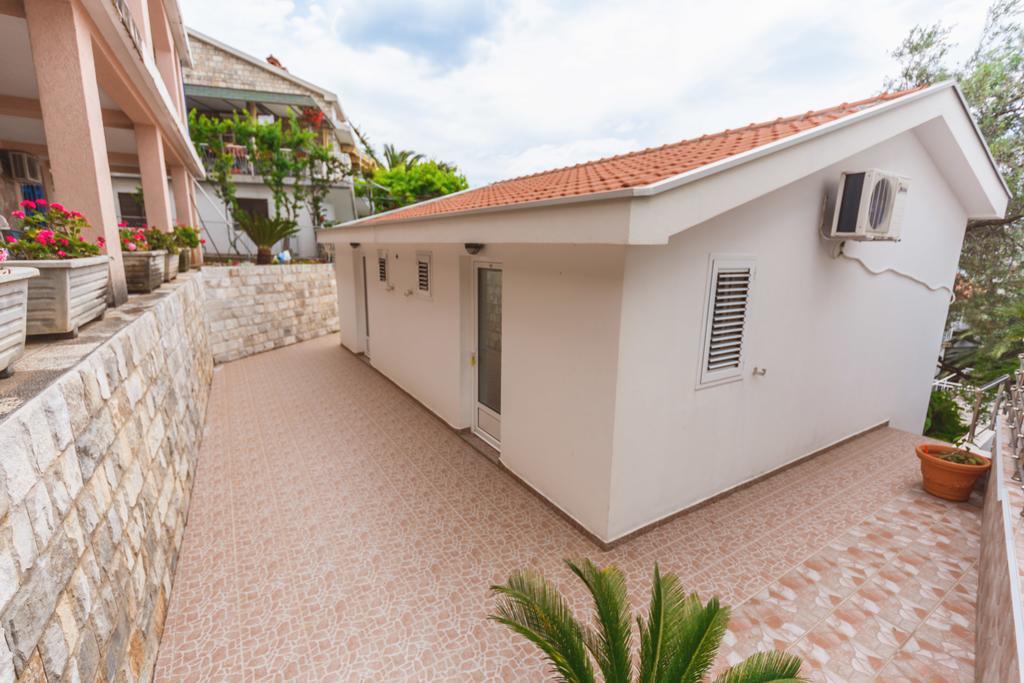 Apartmani Steni Sveti Stefan Exterior photo